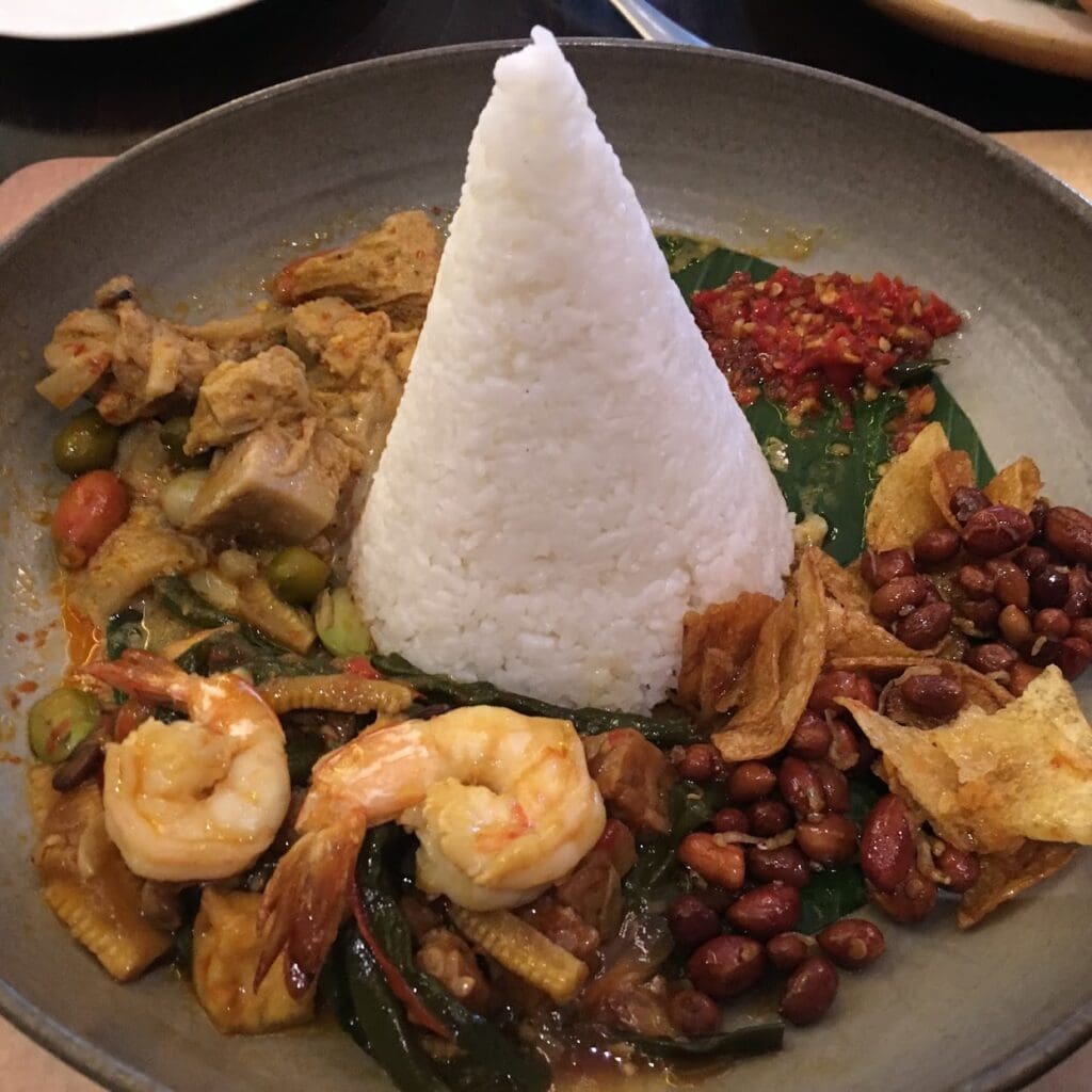 Nasi Tumpeng Indonesian Cuisine Culture
