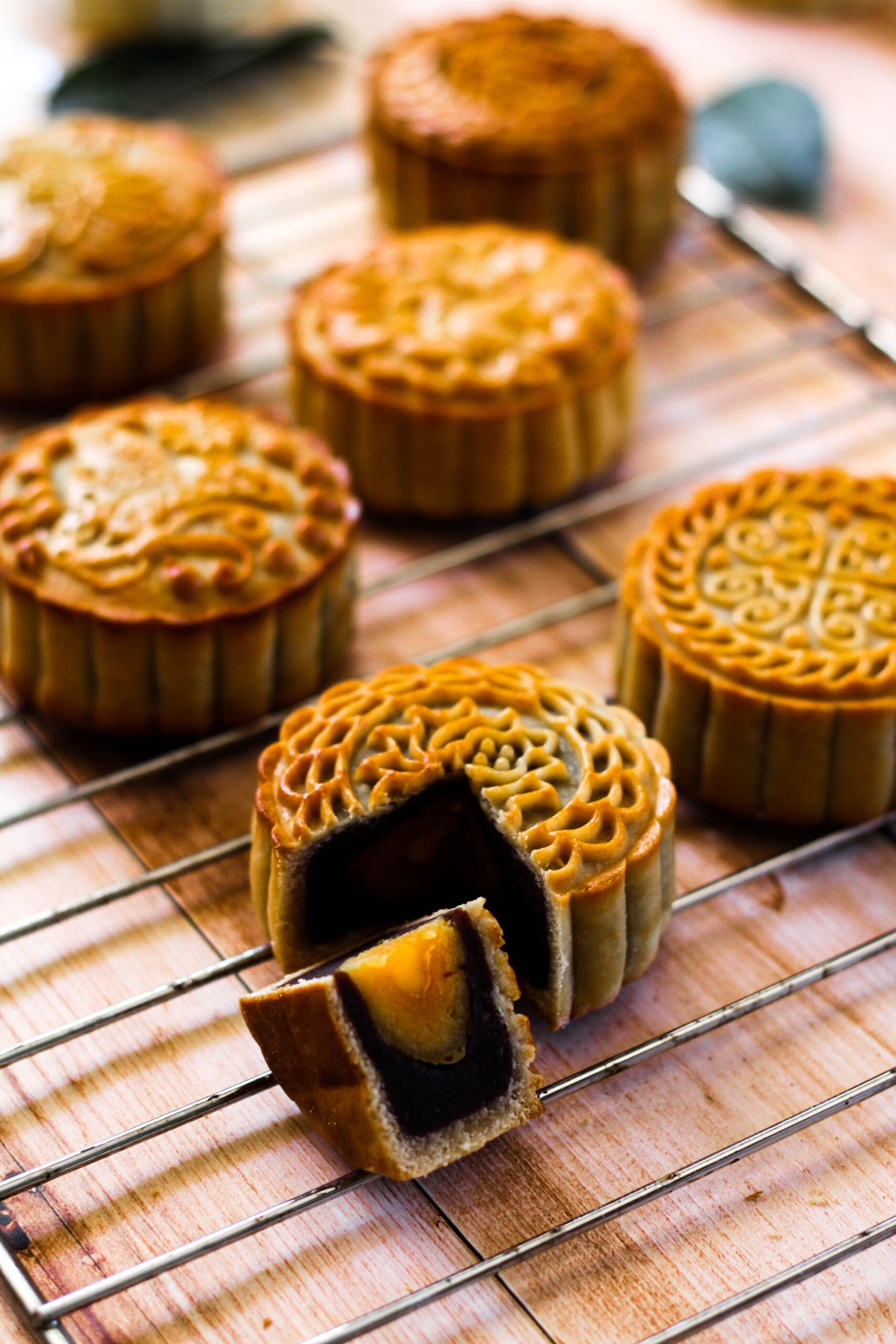 Mooncakes You'll Actually Want To Eat This Mid-Autumn Festival 2021 - ELLE  SINGAPORE