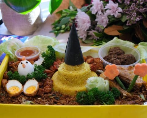 Nasi Tumpeng Indonesian Cuisine Culture