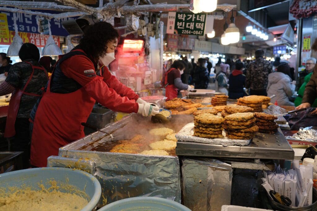 bindaetteok-korean-pancake-gwangjang-market