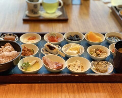 tsumugi-temple-18-dish-breakfast-tokyo
