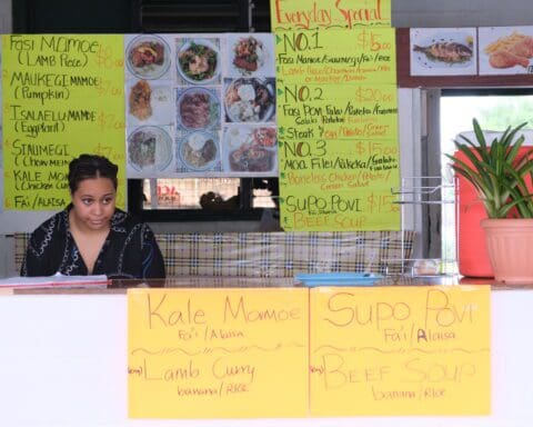 authentic-samoan-food-lupe-catering-apia-samoa