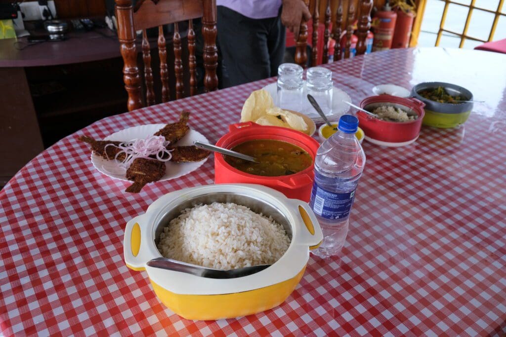 Mallu Seafood Meal houseboat alleppey kerala
