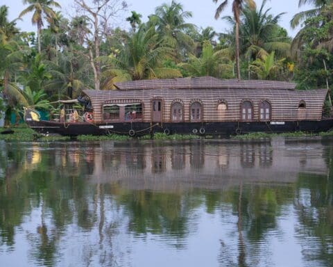 houseboat alleppey kerala