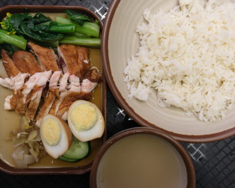 tiong-bahru-chicken-rice-changi-airport-singapore