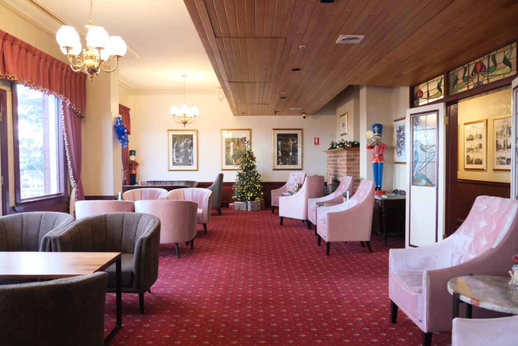 Mountain Heritage Hotel christmas-july-blue-mountains-nsw-australia