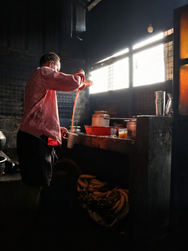 raja-tea-shop-alappuzha-kerala-india