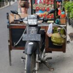 jakarta-street-vendors-vanishing-trades
